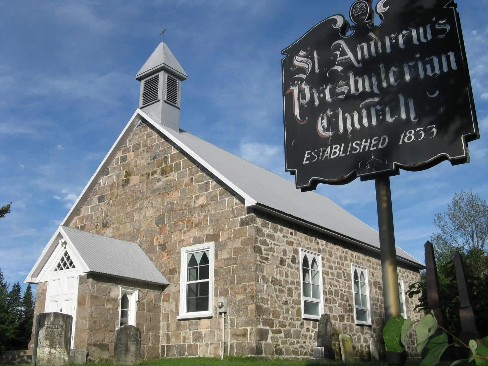 Église patrimoniale St. Andrew's, témoin de l'histoire presbytérienne du village