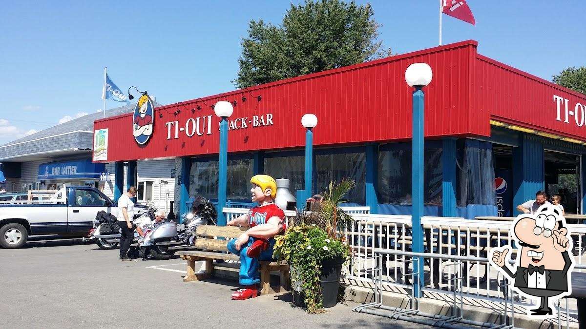 Comptoir convivial du casse-croûte Ti-Oui à Saint-Raymond